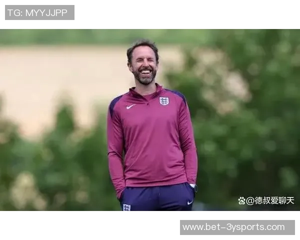 爆炸头足球明星的传奇人生与场上风采揭秘